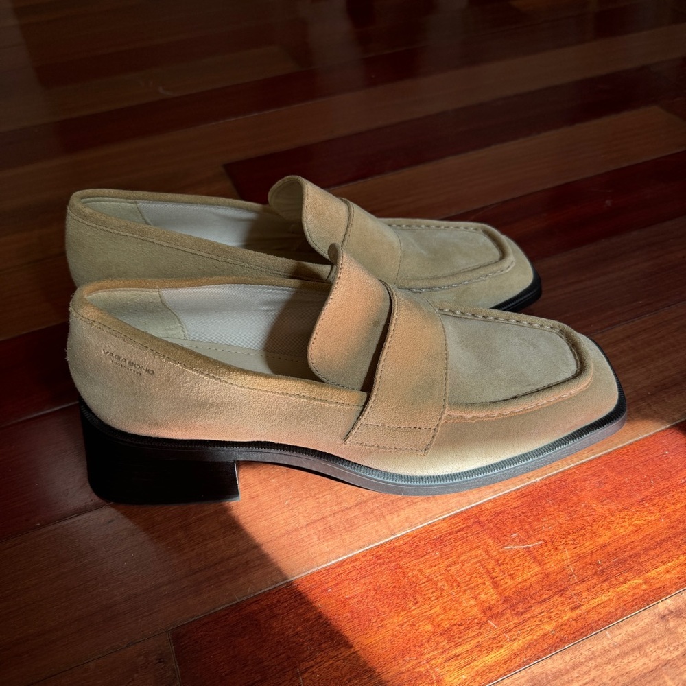 NEW Vagabond suede loafers